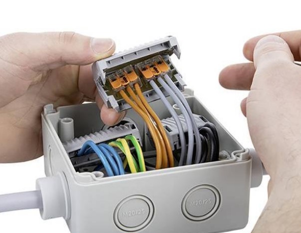 Jenis Wago Connector Yang Umum Digunakan untuk Pemasangan Kabel